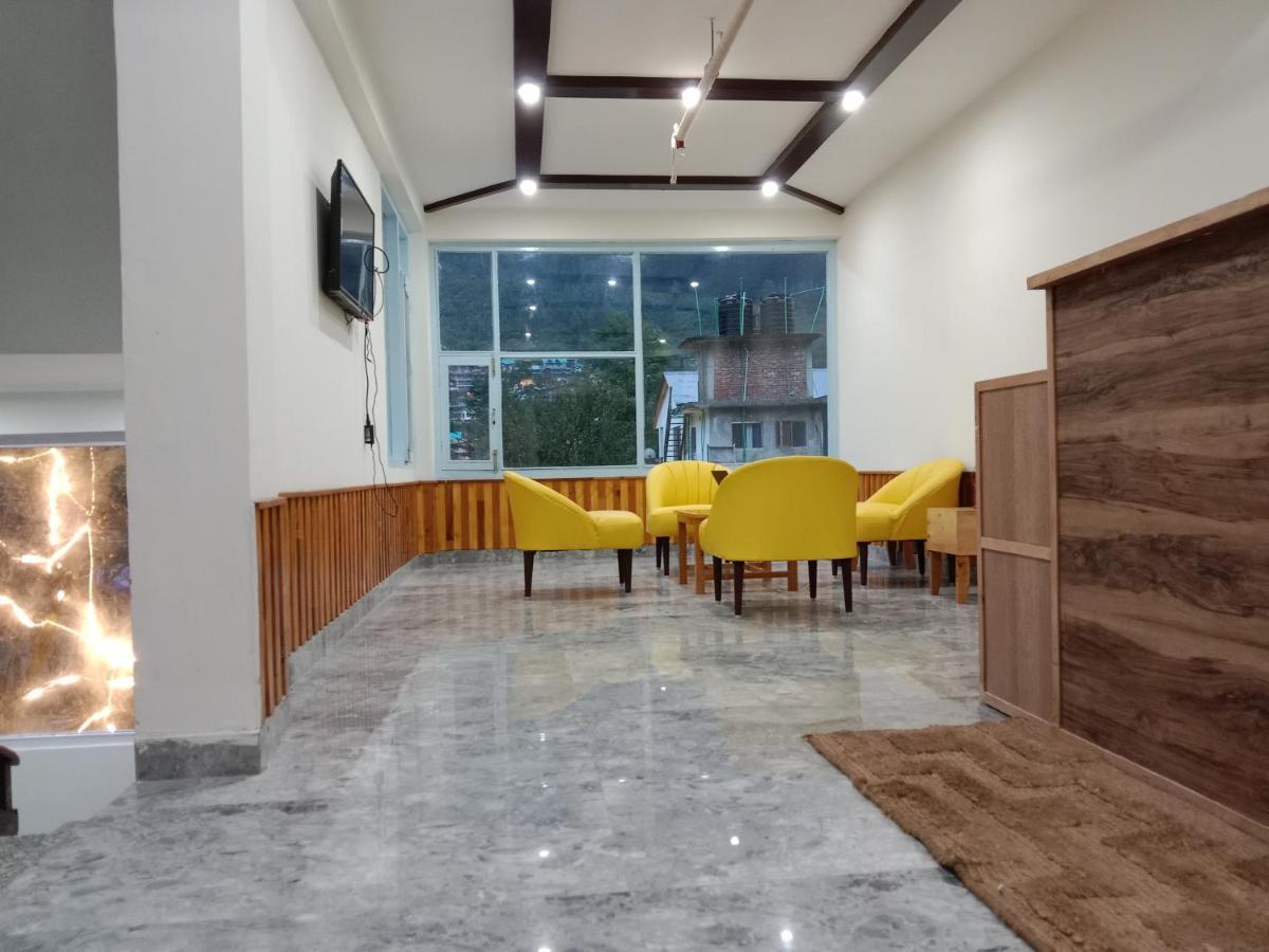 Resort Apple Flower By Manali Mall Road Manāli Exterior foto